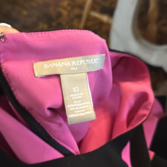 Banana republic, pink, and black dress only used once size 10 - Picture 4 of 4